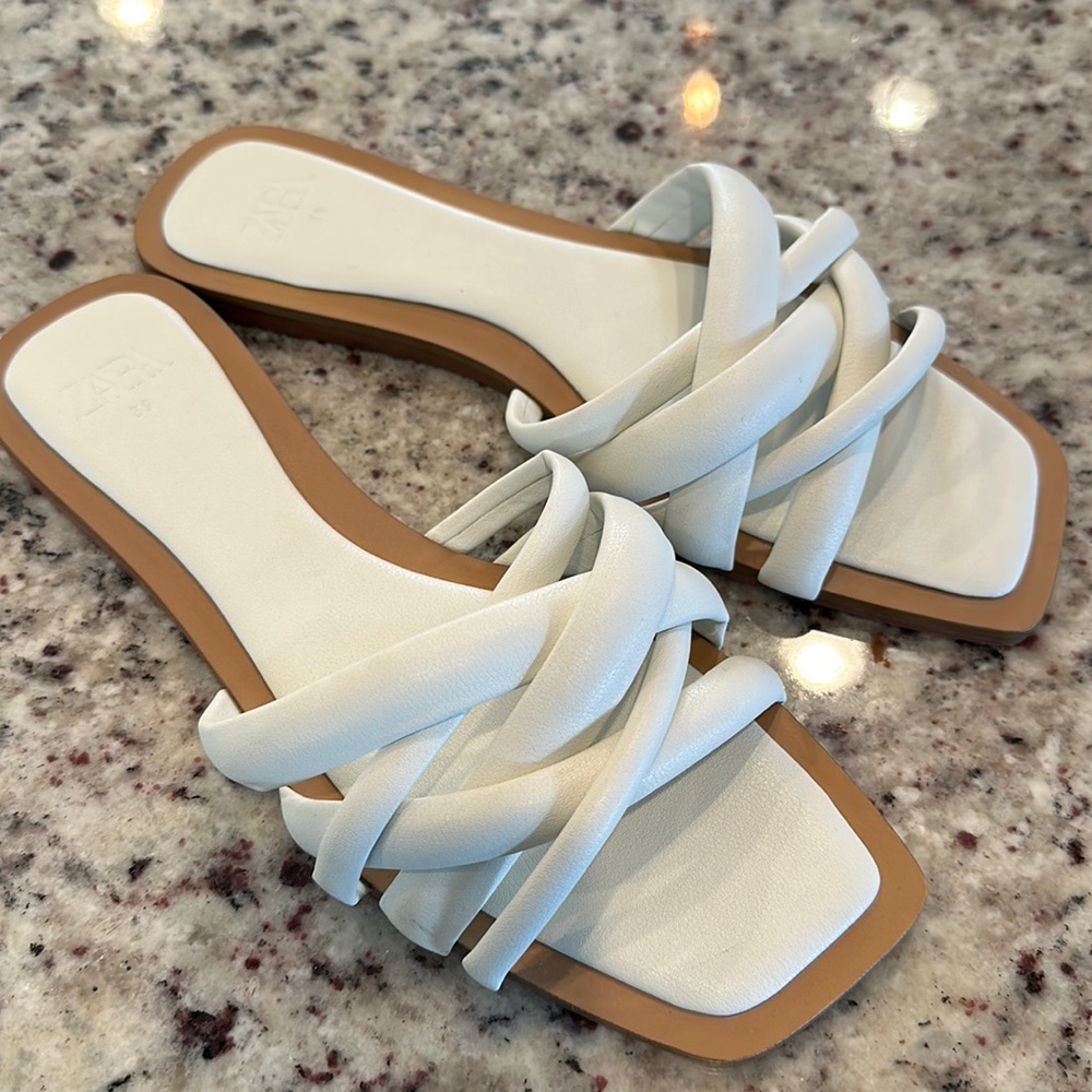 Zara size 39 women’s sandals. Worn once excellent condition